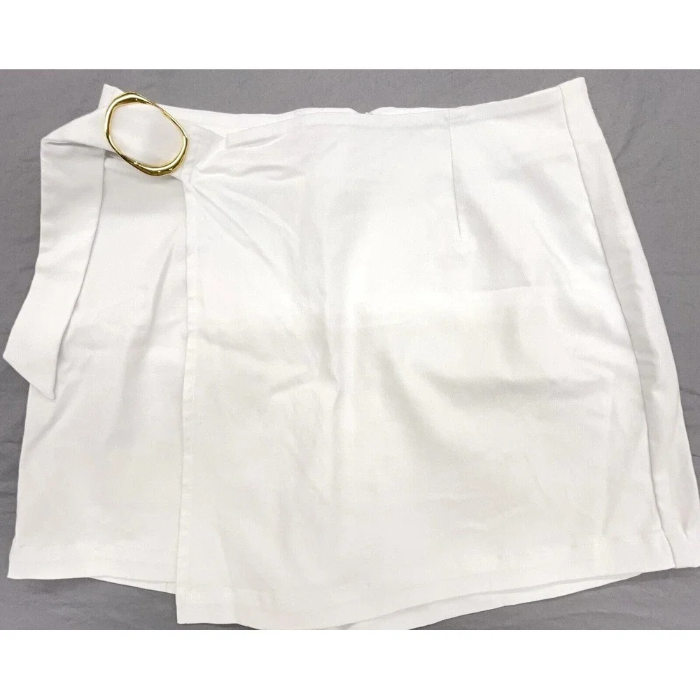 INC Skort Shorts 8 White Faux Wrap Gold Buckle Stretch Tennis Golf Preppy